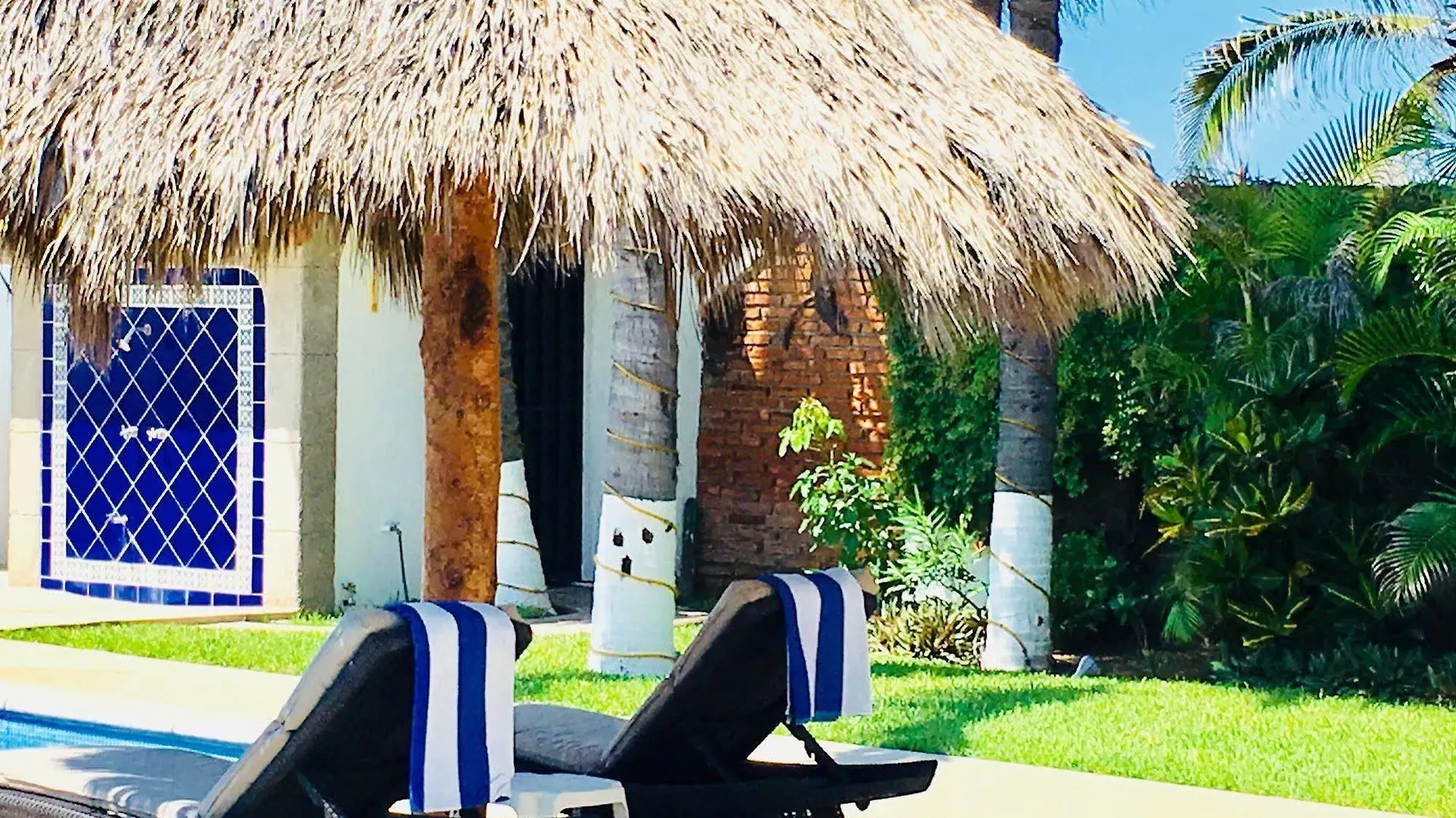 Resort El Sol La Vida Beach Front B/B Adults Only Mazatlan
