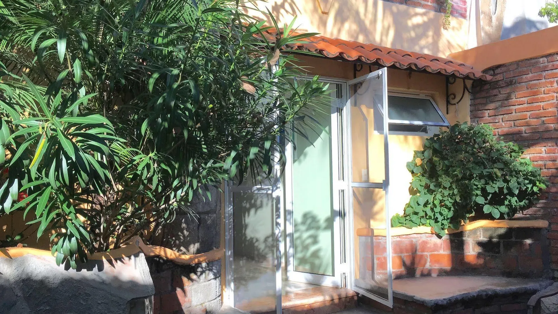 El Sol La Vida Beach Front B/B Adults Only Mazatlan 4*,